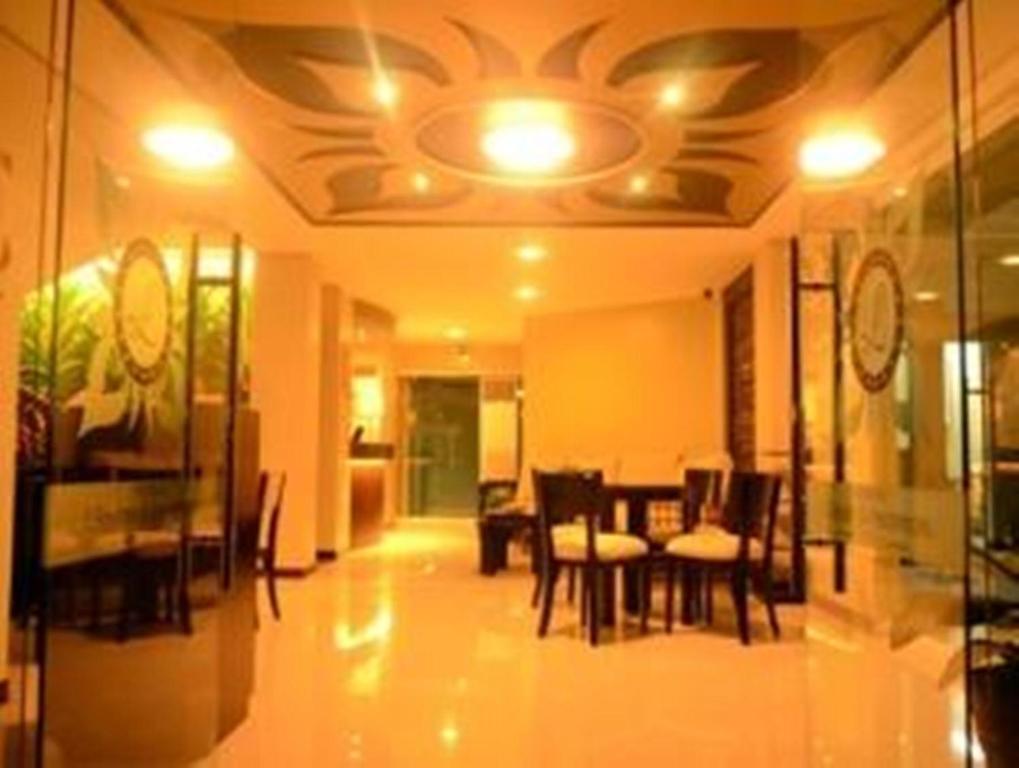 โรงแรมแอล สแควร์ Tarlac City ภายนอก รูปภาพ