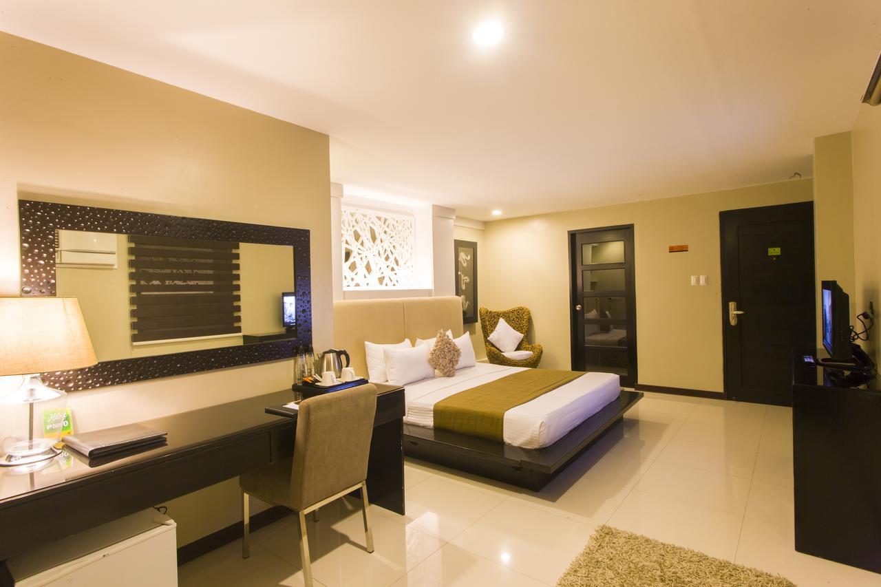โรงแรมแอล สแควร์ Tarlac City ภายนอก รูปภาพ
